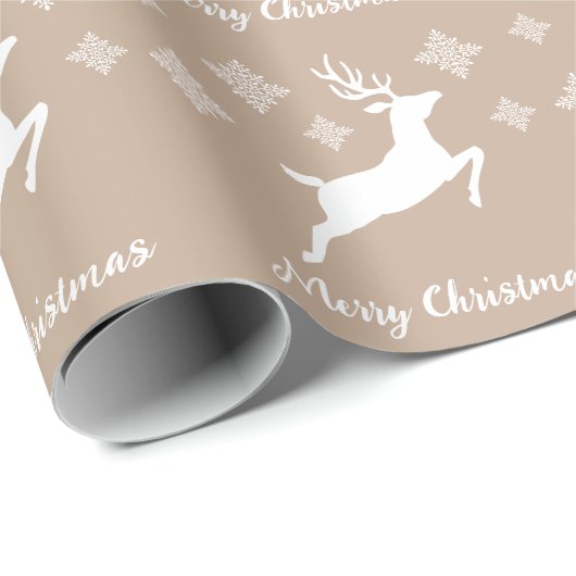 White Deer Shape on beige met sneeuwvlokken en tek Cadeaupapier (Rol Hoek)