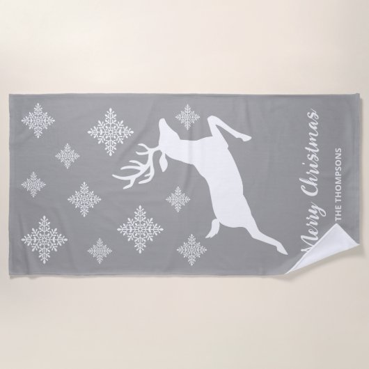 White Deer Shape on Grey met sneeuwvlokken en teks Strandlaken (Voorkant)