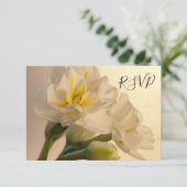 White Double Daffodils Wedding RSVP Response Kaart (Staand voorkant)