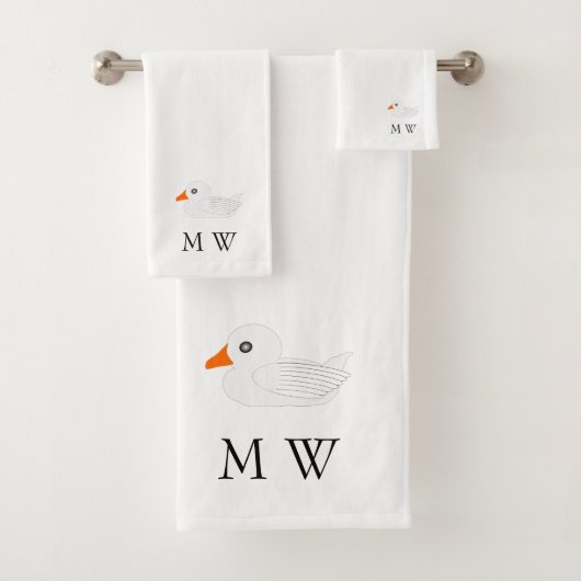 White Duck Design Monogrammed (En situation)
