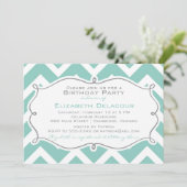 White en Blue Chevron Modern Birthday Invitation Kaart (Staand voorkant)