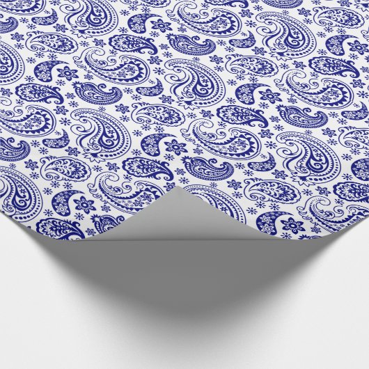 White en Blue Paisley Pattern Cadeaupapier (Hoek)