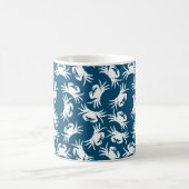White en Blue Seamless Crab Pattern Koffiemok (Center)