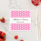 White en Hot Pink Fleur de Lis Wedding Servetten (Insitu)