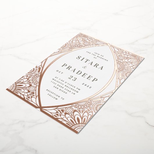 White en Roos Gold Arabesque Folie Invitation Folie Uitnodiging (Gedraaid)