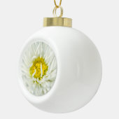 White English Daisy Flower Keramische Bal Ornament (Rechts)