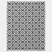 White Equal Sign Geometric Pattern op Black Fleece Deken (Voorkant)