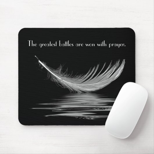 White Feather with Water Reflection and Quote Mous Muismat (Met muis)