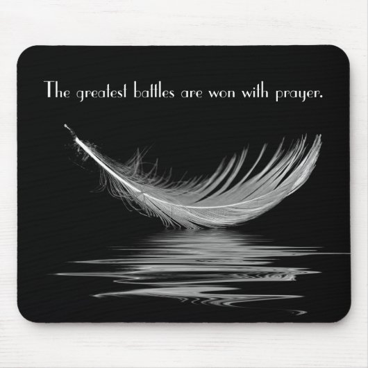 White Feather with Water Reflection and Quote Mous Muismat (Voorkant)