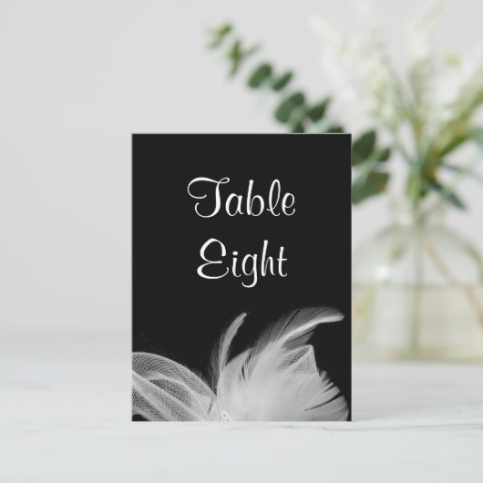 White Feathers Table Number Briefkaart (Staand voorkant)