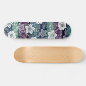 White Floral Dark Paars Blauwe Blauwe Stripes Skateboard (Horizontaal)