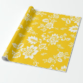 White Floral on Yellow Spring Background Cadeaupapier (Uitgerold)