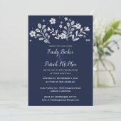 White Floral Wedding Invitation Kaart (Staand voorkant)