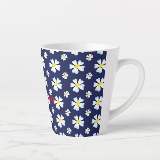 White Flower Pattern Thunder_Cove Latte Mok (Rechts)