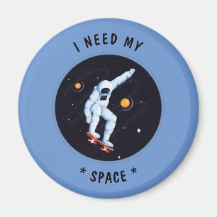 White Funny Cosmic Astronaut I need My Space Magneet