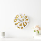 White & Gold Leopard Cheetah Glam Personalized Ronde Klok (Huis)