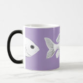 White goldfish on a lavender background mug (Gauche)