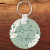 White Green Floral Bride Tribe Wedding Favor Sleutelhanger (Voorkant)