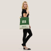 White & green initial personalized tote bag (Sur le modèle)