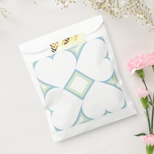 White Hearts Pattern met Blue Bedankzakje (Gezegeld)