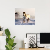 White Horse Galloping Through the Winter Snow Poster (Thuiskantoor)