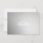 White Lace en Silver Background Wedding RSVP Kaart (Achterkant)