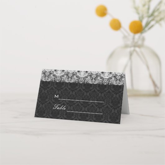White Lace on Black Damask (Voorkant)