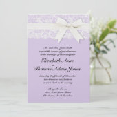 White Lace on Lila Wedding Invitation Kaart (Staand voorkant)