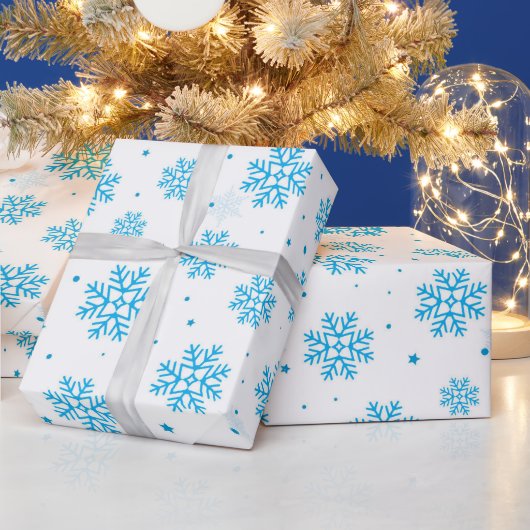 White & Light Blue Snowflake Wrapping Paper  Cadeaupapier (Feestdagen)