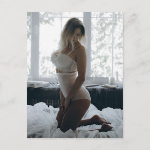 White Lingerie Stunning Blonde foto briefkaart