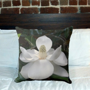 White Magnolia Blossom Floral Photographic Kussen