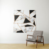 White marble Geometric in Gold Wandkleed (In situ)
