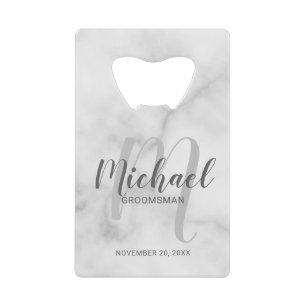 White Marble Modern Script Personalized Groomsmen Kredietkaart Flessenopener