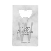 White Marble Script Specialized Groomsman's Name Kredietkaart Flessenopener (Voorkant)