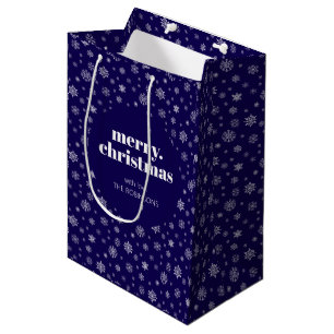 White Navy Blue Merry Christmas Snowflake Patroon Medium Cadeauzakje