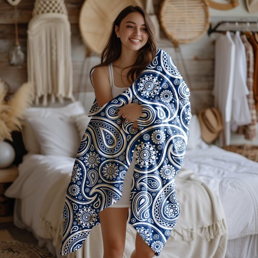 White  paisley Pattern on Royal Blue Fleece Deken