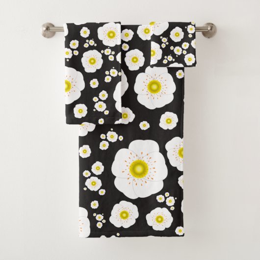 White Poppies Bath Towel Set (En situation)