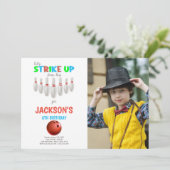White Red Bowling Birthday Uitnodigingen met foto (Staand voorkant)
