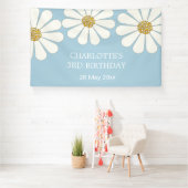 White Retro Modern Daisy Flower Custom Birthday Spandoek (Insitu)