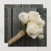 White Rose Bouquet & Barnwood Wedding Invite Kaart (Voorkant / Achterkant)