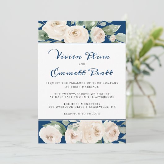 White Rose Floral on Navy Blue Wedding Kaart (Staand voorkant)