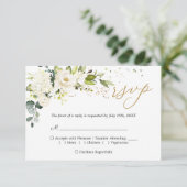 White Rose Greenery Wedding Rsvp Reply Kaart (Staand voorkant)