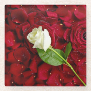 White Rose on Red Petals Glazen Onderzetter