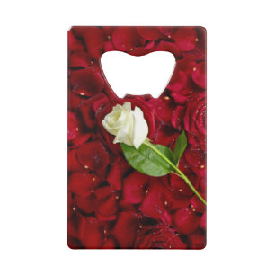 White Rose on Red Petals Kredietkaart Flessenopener