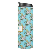  White Roses Pattern op Aqua Monogram Thermosbeker (Geroteerd rechts)