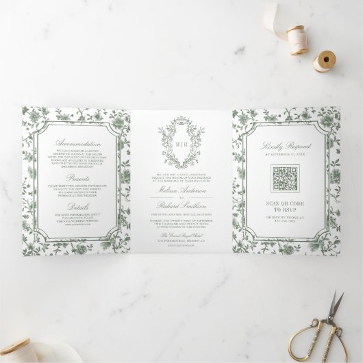 White Sage Green Chinoiserie Crest QR Code Huwelij Drieluik Uitnodiging (Binnen)
