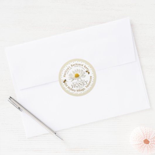 White Scallop Honey Label with Daisy and Honeybee (Envelop)