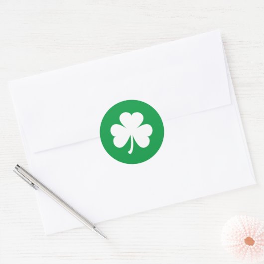 White Shamrock on Irish Green St Patrick's Day Ronde Sticker (Envelop)