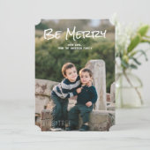 White Simple Script Be Merry Photo Flat Kaart (Staand voorkant)