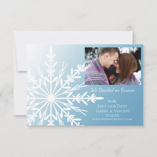 White Snowflake on Ice Blue Winter Wedding Save The Date (Voorkant)